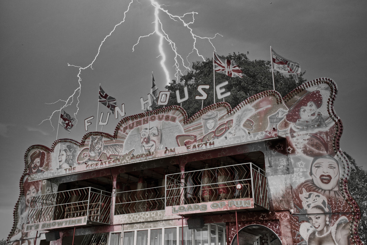Sad_Fun_House_DSC02004_original - Photo - Photographer Martin Fisher
