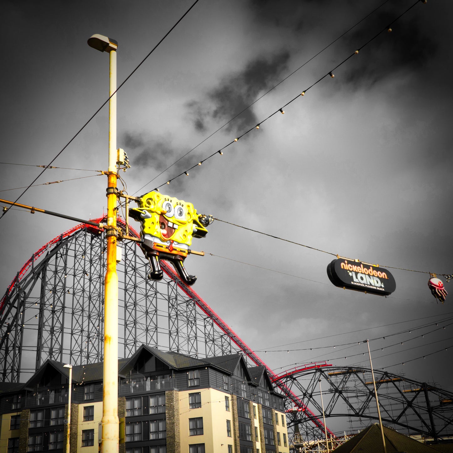 Spongebob Grabs a Crafty Slide - Photo - Photographer Martin Fisher