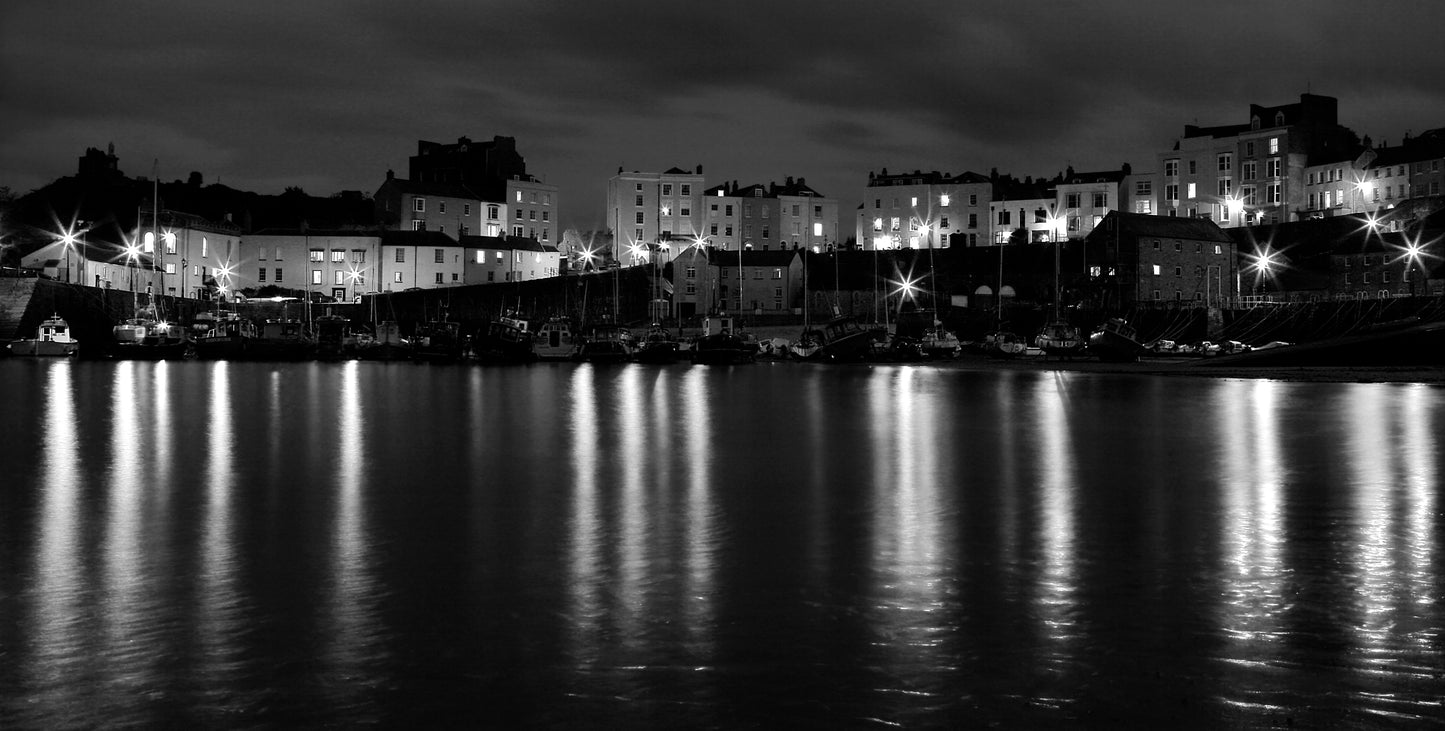 Tenby Harbour - Photo - Photographer Darron Matthews